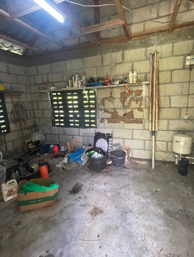 Para, 4 Bedrooms Bedrooms, ,2 BathroomsBathrooms,Woning,Te koop,1185