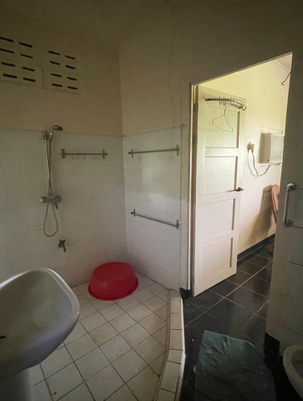 Para, 4 Bedrooms Bedrooms, ,2 BathroomsBathrooms,Woning,Te koop,1185