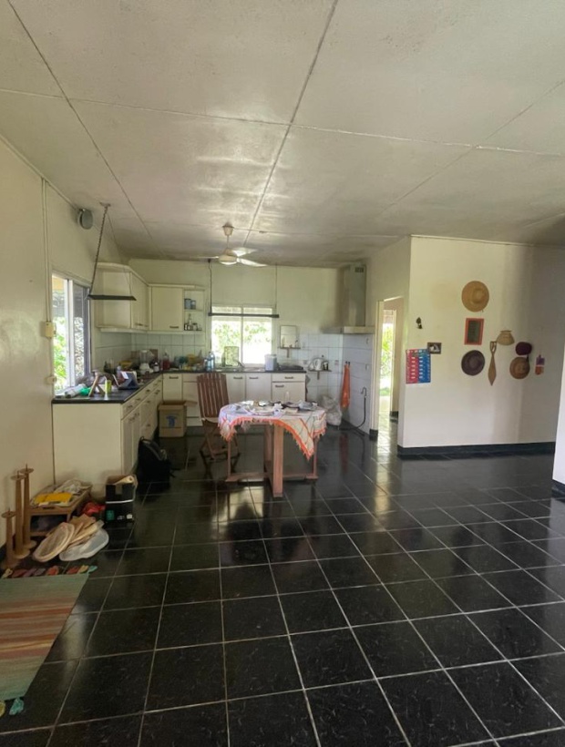 Para, 4 Bedrooms Bedrooms, ,2 BathroomsBathrooms,Woning,Te koop,1185